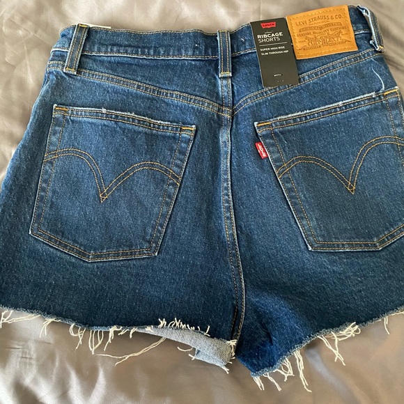 Levi’s ribcage short - Picture 2 of 8